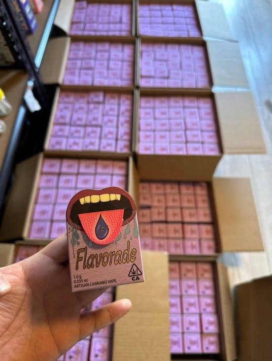 2024/11/1000002705.jpg Flavorades Extracts 1G Disposable
